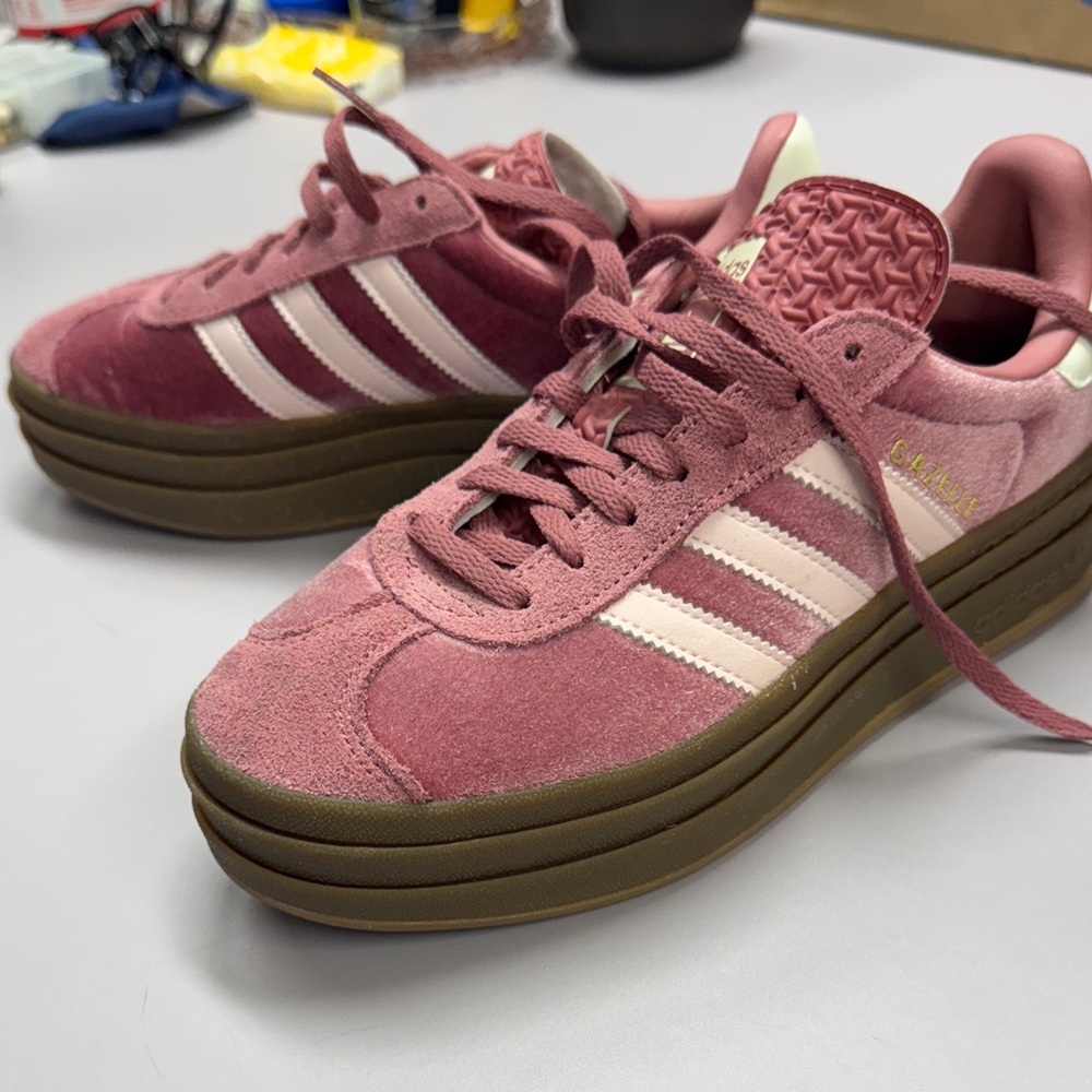 Gazelle Adidas Women's Pink Suede Platform Sneakers like new